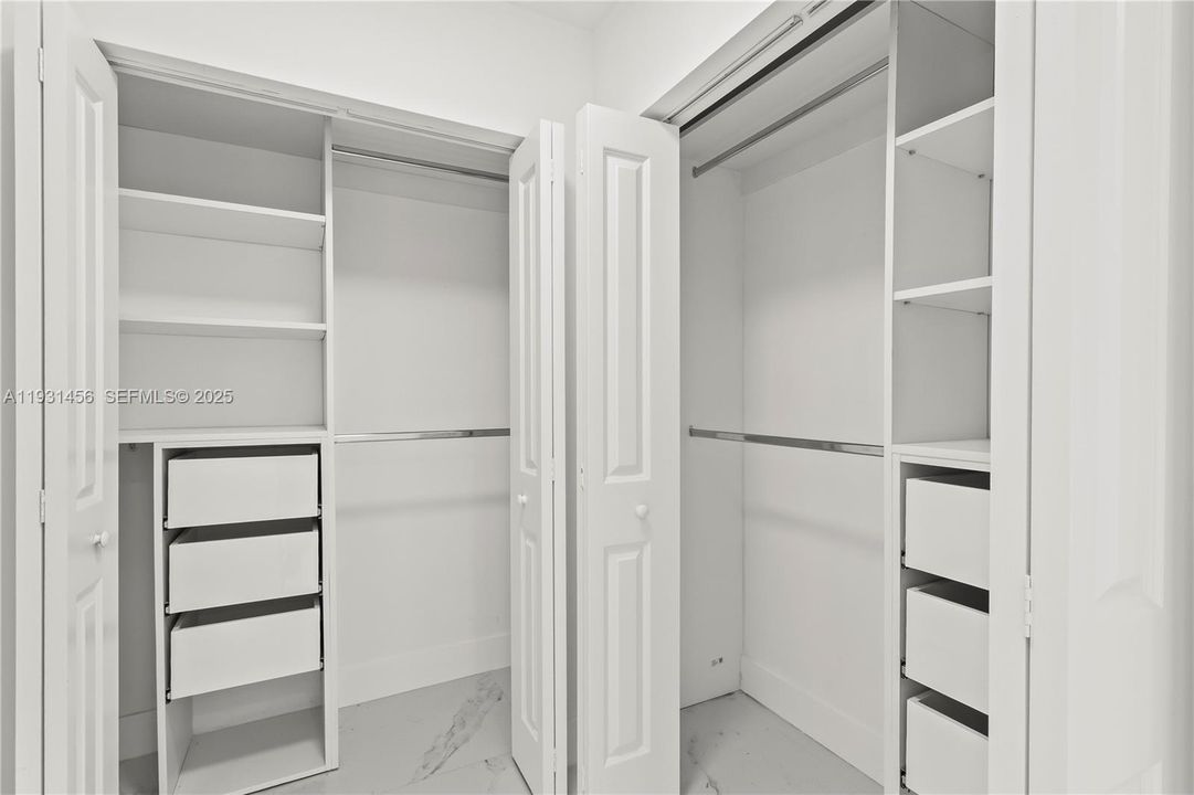 На продажу: $685,000 (3 спален, 2 ванн, 1776 Квадратных фут)