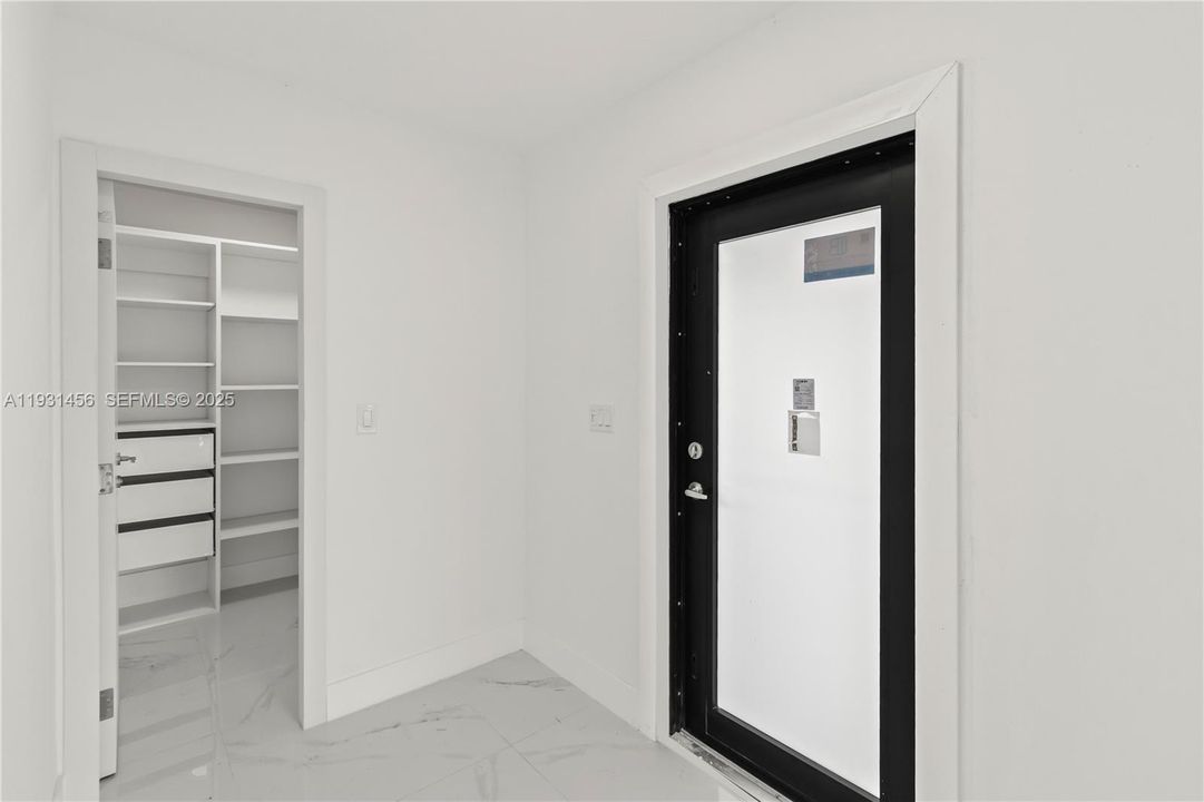 На продажу: $685,000 (3 спален, 2 ванн, 1776 Квадратных фут)