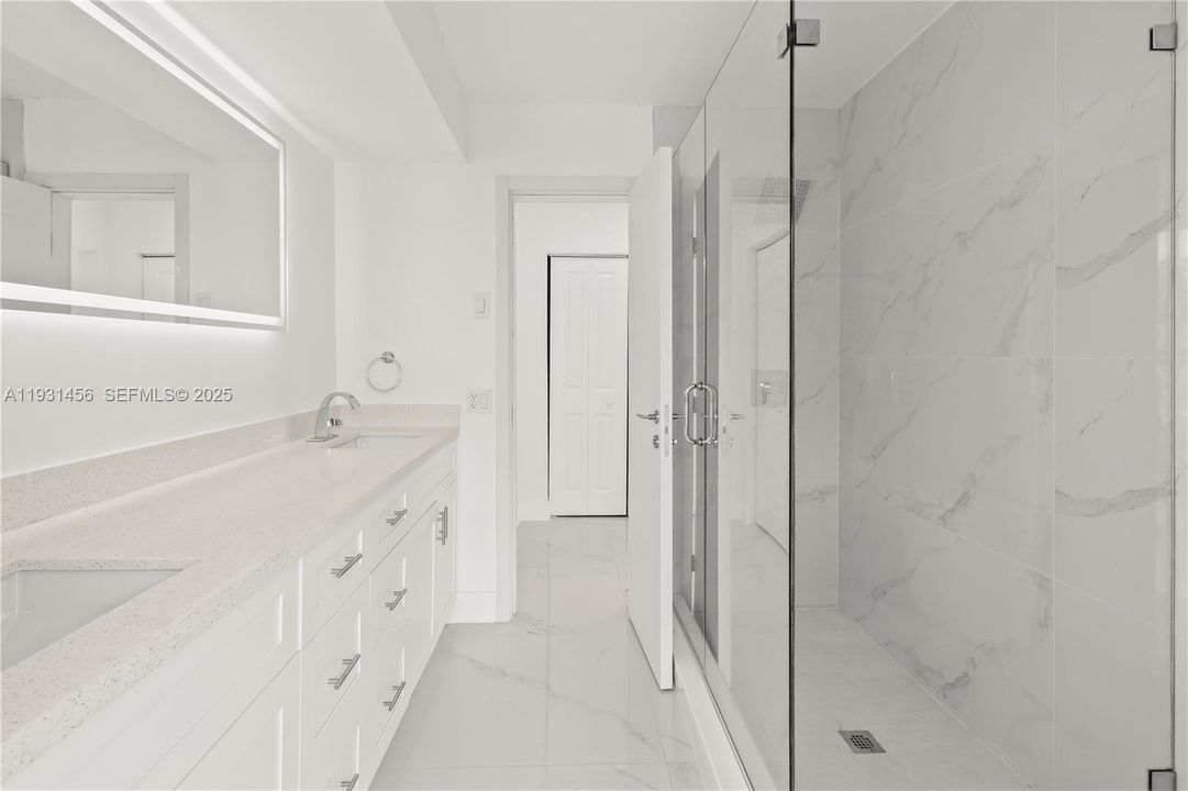 На продажу: $685,000 (3 спален, 2 ванн, 1776 Квадратных фут)