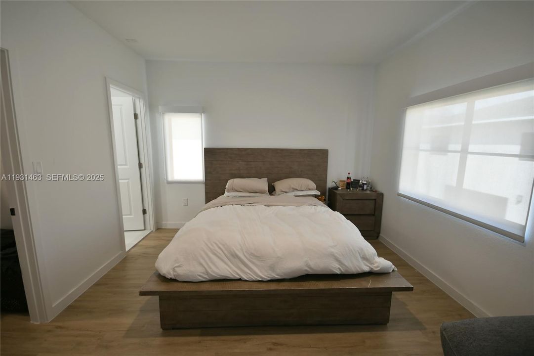 For Rent: $3,850 (5 beds, 3 baths, 1810 Square Feet)