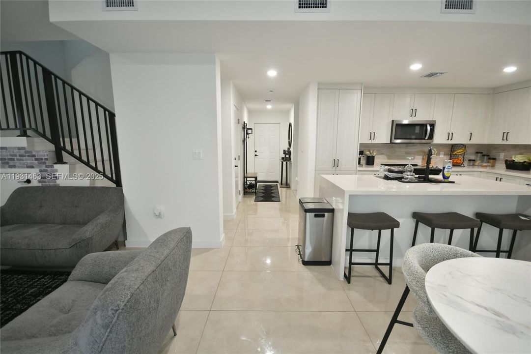 For Rent: $3,850 (5 beds, 3 baths, 1810 Square Feet)