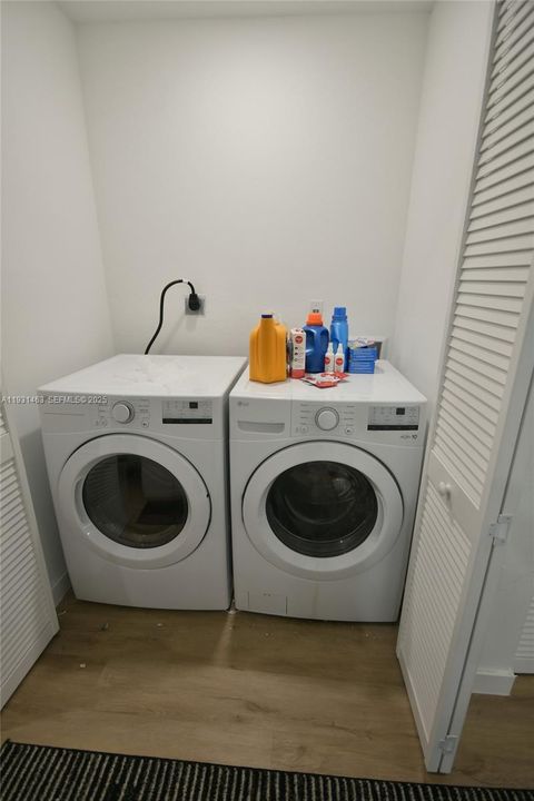 For Rent: $3,850 (5 beds, 3 baths, 1810 Square Feet)