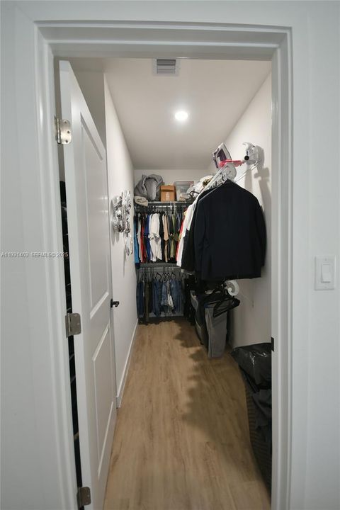 For Rent: $3,850 (5 beds, 3 baths, 1810 Square Feet)