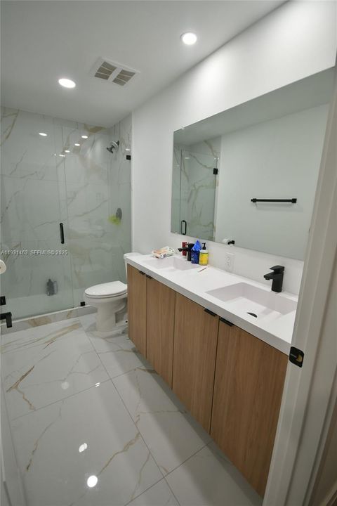 For Rent: $3,850 (5 beds, 3 baths, 1810 Square Feet)