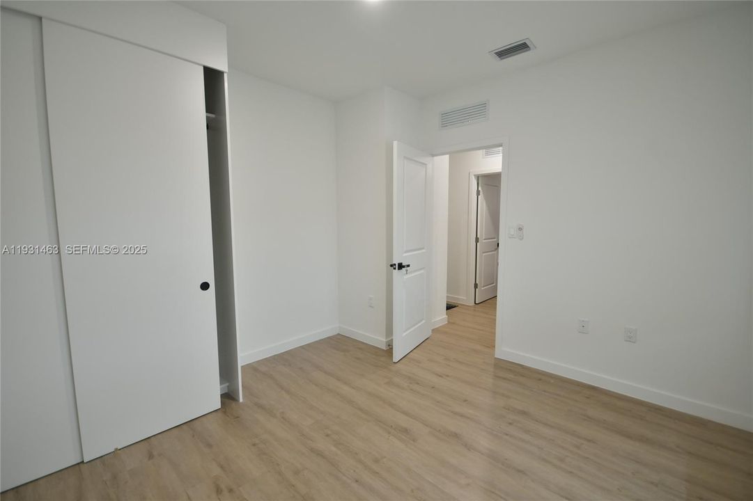 For Rent: $3,850 (5 beds, 3 baths, 1810 Square Feet)