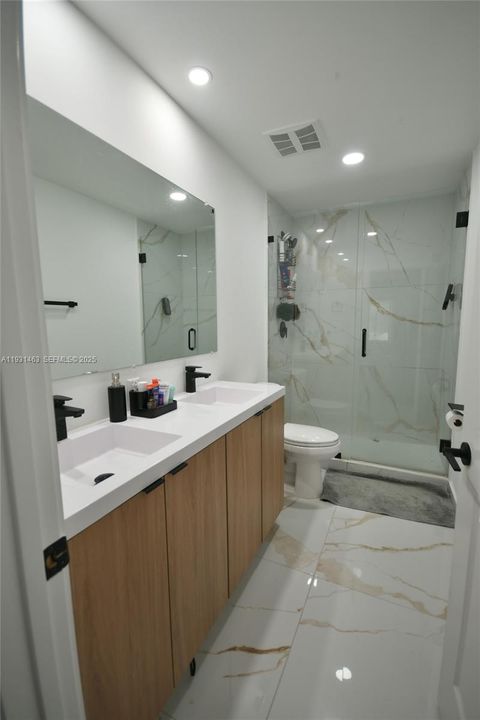 For Rent: $3,850 (5 beds, 3 baths, 1810 Square Feet)