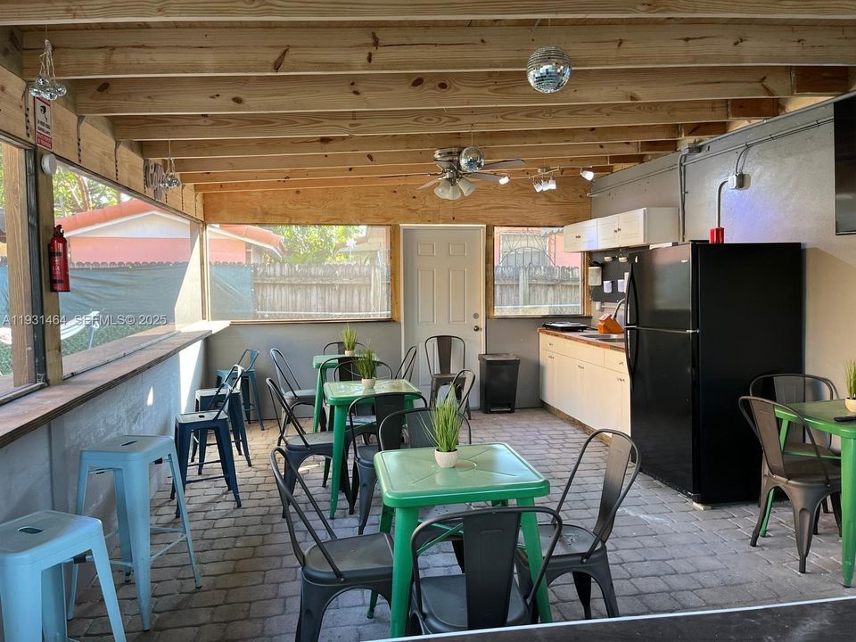 For Sale: $499,000 (7 beds, 3 baths, 1253 Square Feet)