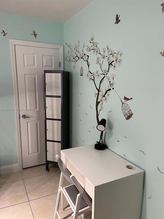 For Sale: $499,000 (7 beds, 3 baths, 1253 Square Feet)