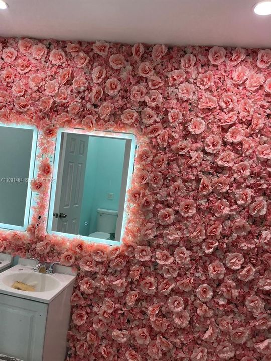 For Sale: $499,000 (7 beds, 3 baths, 1253 Square Feet)