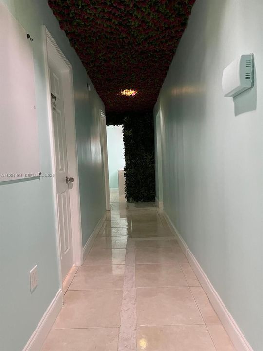 For Sale: $499,000 (7 beds, 3 baths, 1253 Square Feet)