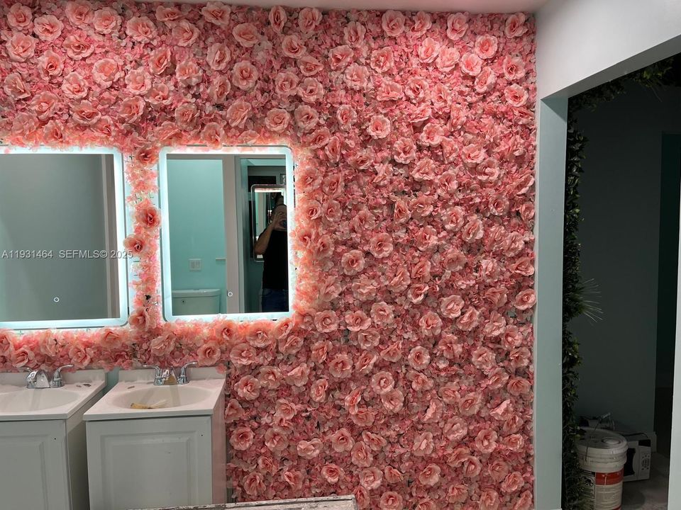 For Sale: $499,000 (7 beds, 3 baths, 1253 Square Feet)