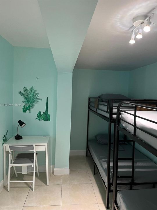 For Sale: $499,000 (7 beds, 3 baths, 1253 Square Feet)