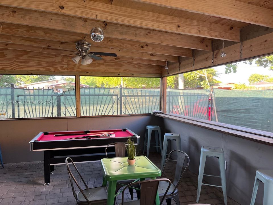 For Sale: $499,000 (7 beds, 3 baths, 1253 Square Feet)