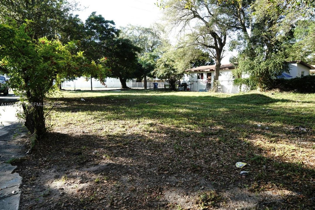 En Venta: $299,900 (0.16 acres)