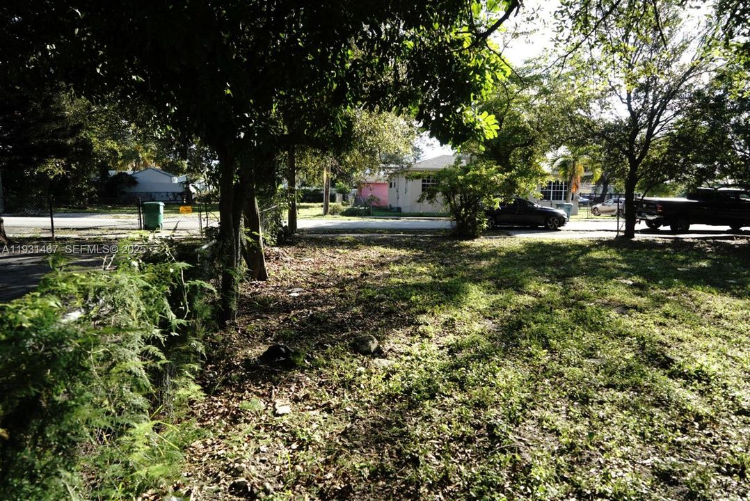 En Venta: $299,900 (0.16 acres)