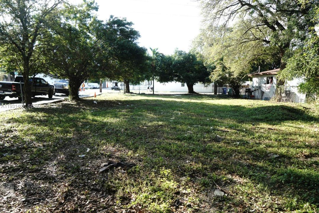 En Venta: $299,900 (0.16 acres)