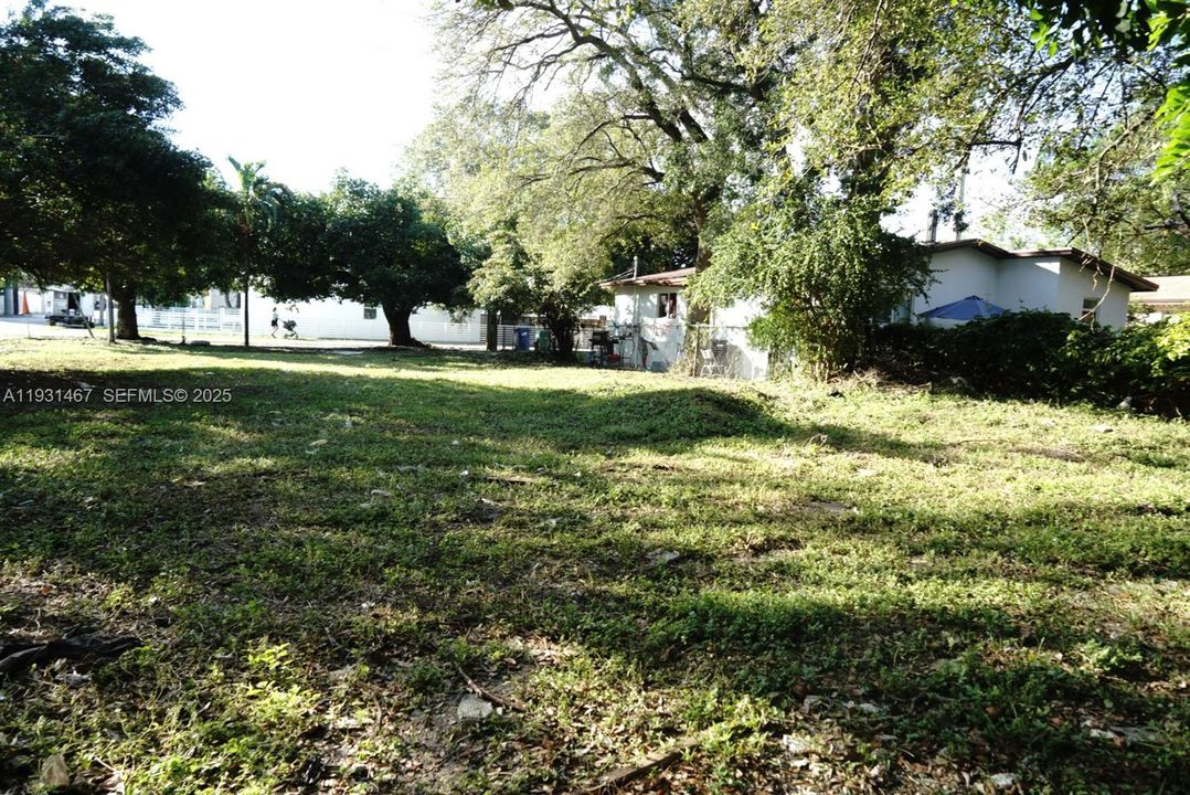En Venta: $299,900 (0.16 acres)