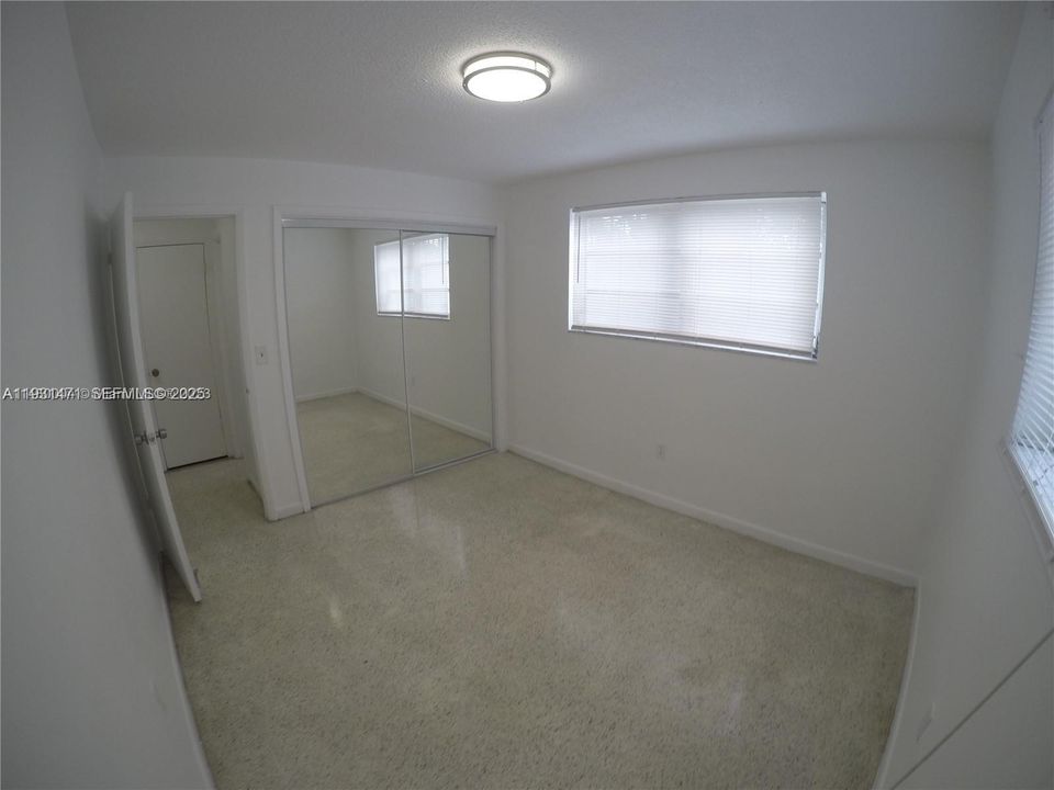 For Rent: $1,900 (2 beds, 1 baths, 750 Square Feet)