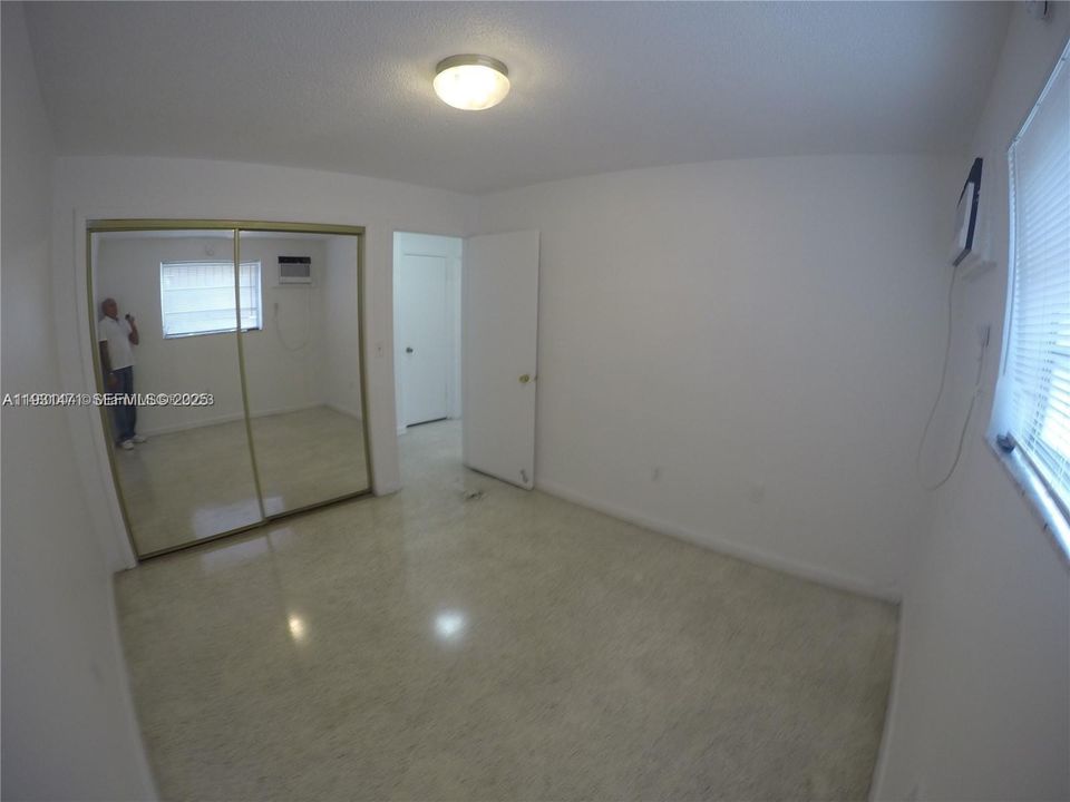 For Rent: $1,900 (2 beds, 1 baths, 750 Square Feet)