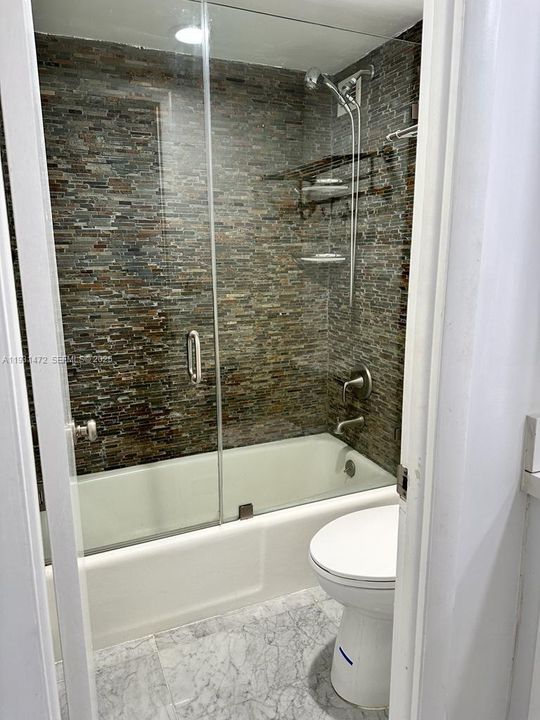 出租: $1,450 (0 贝兹, 1 浴室, 400 平方英尺)