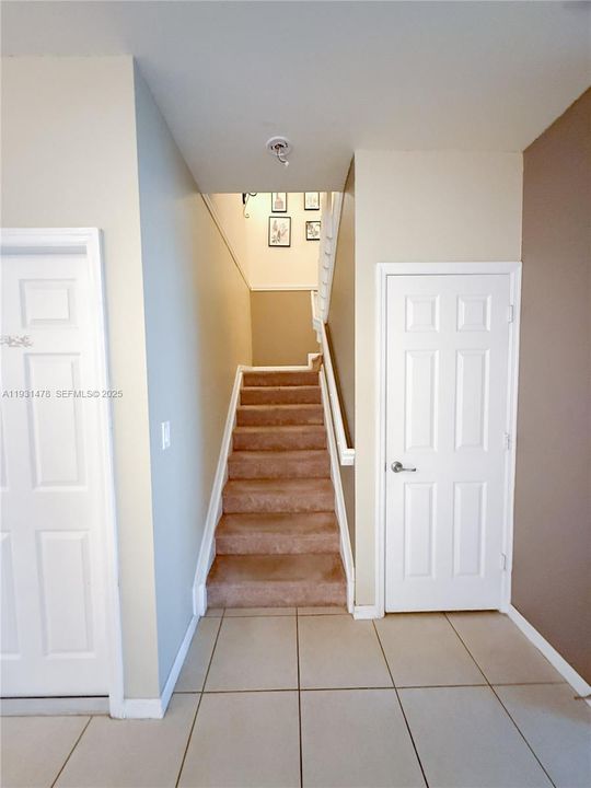 For Sale: $405,000 (3 beds, 2 baths, 1514 Square Feet)