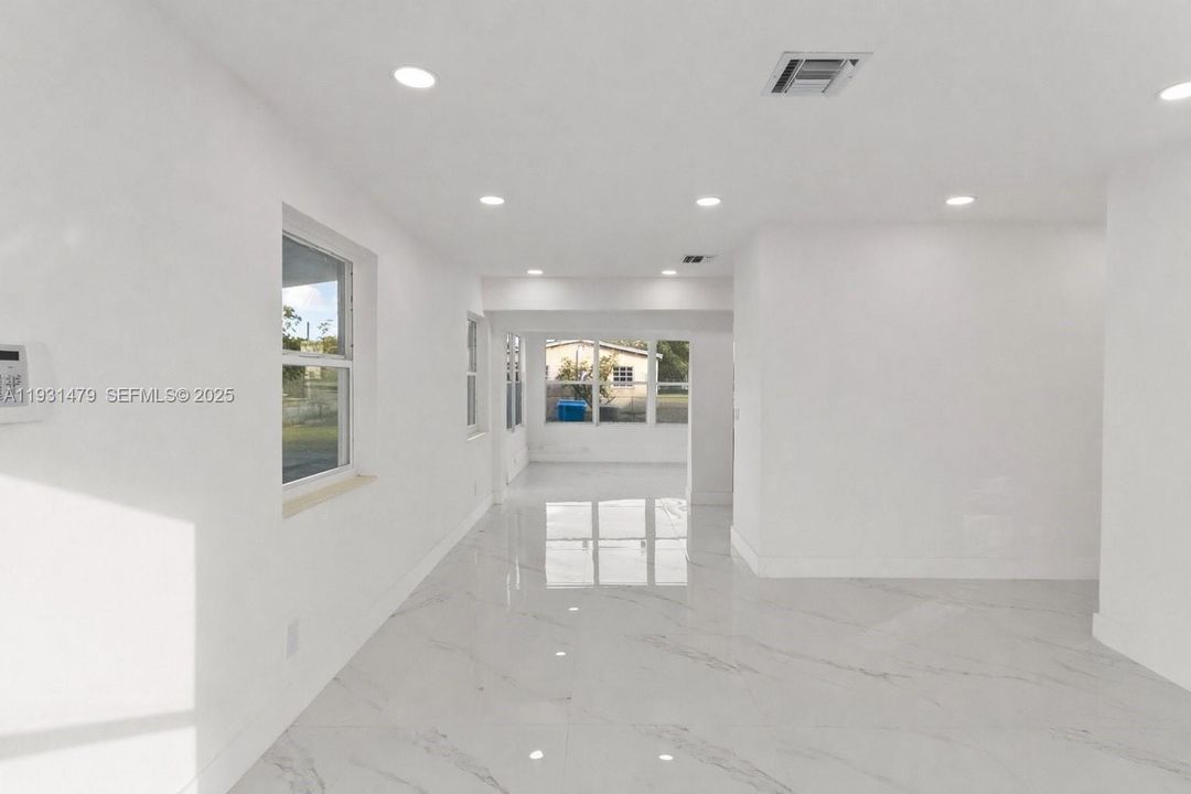 For Sale: $455,000 (3 beds, 2 baths, 1164 Square Feet)