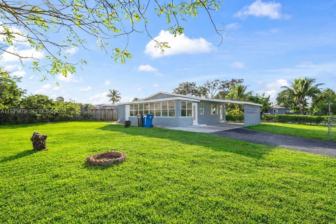 For Sale: $455,000 (3 beds, 2 baths, 1164 Square Feet)