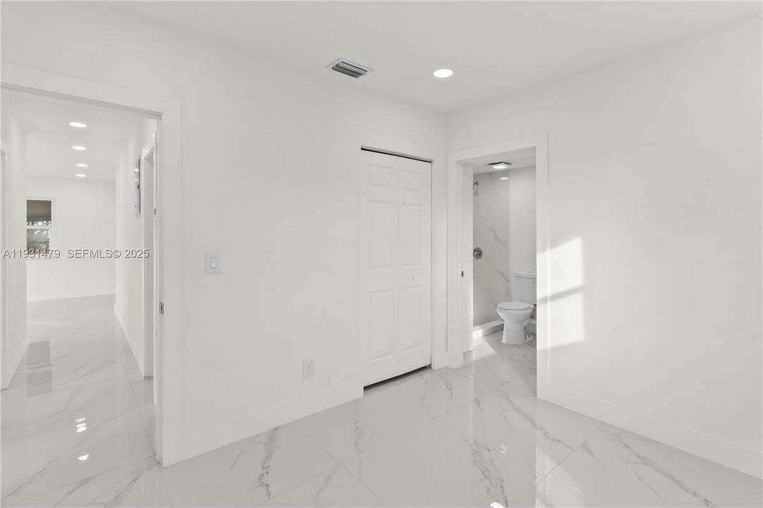 For Sale: $455,000 (3 beds, 2 baths, 1164 Square Feet)