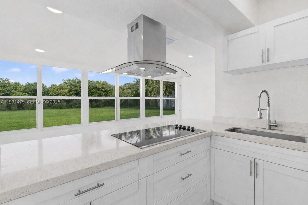 For Sale: $455,000 (3 beds, 2 baths, 1164 Square Feet)