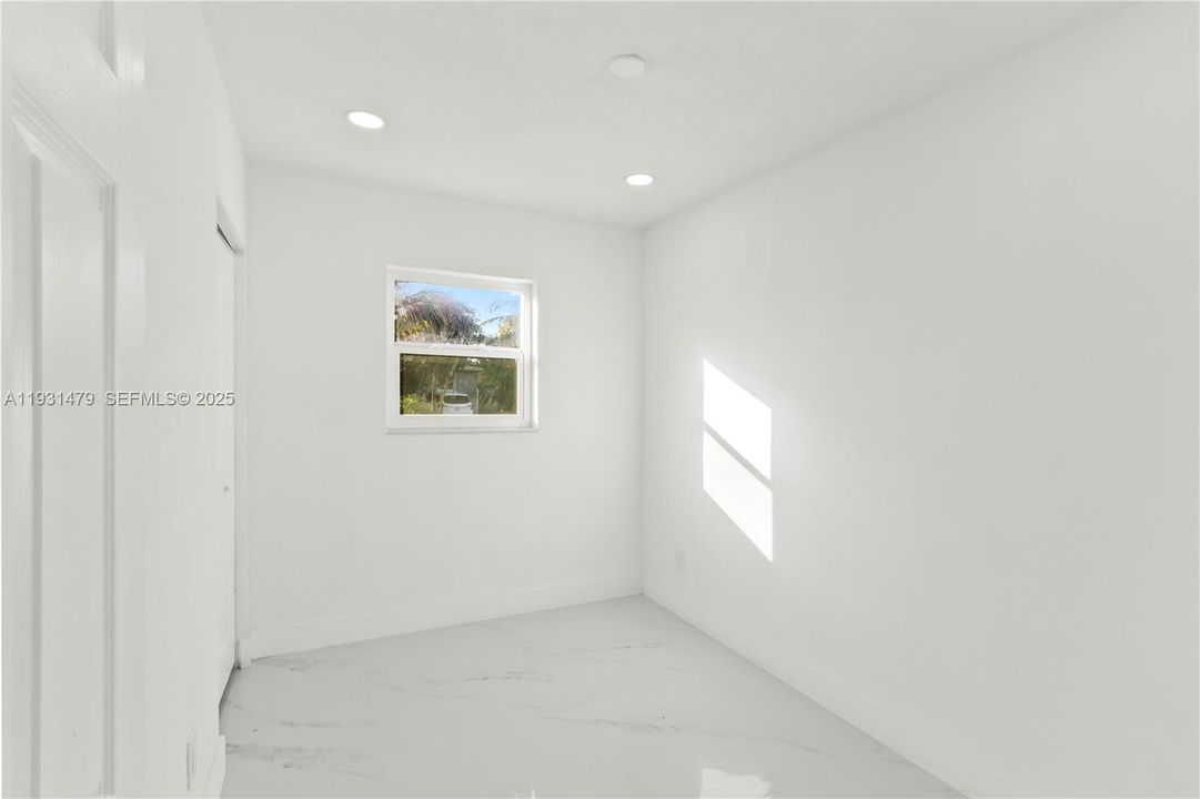 For Sale: $455,000 (3 beds, 2 baths, 1164 Square Feet)