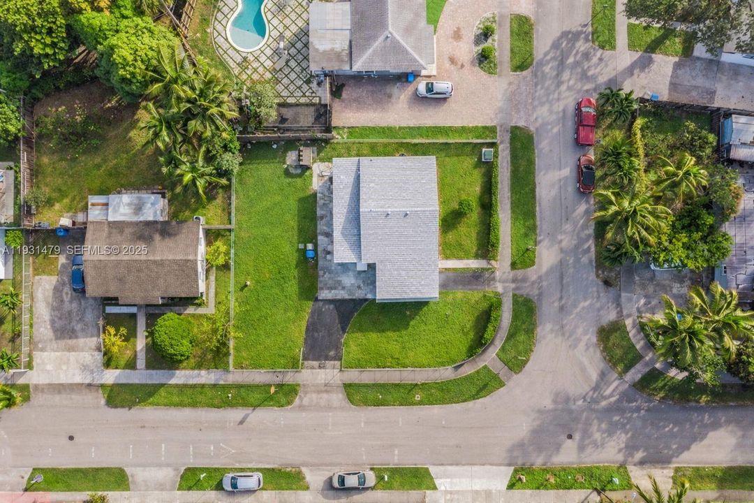 For Sale: $455,000 (3 beds, 2 baths, 1164 Square Feet)