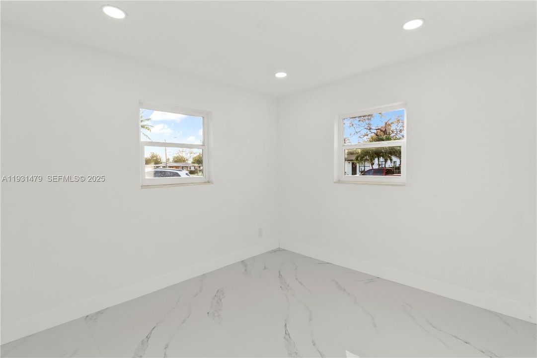 For Sale: $455,000 (3 beds, 2 baths, 1164 Square Feet)