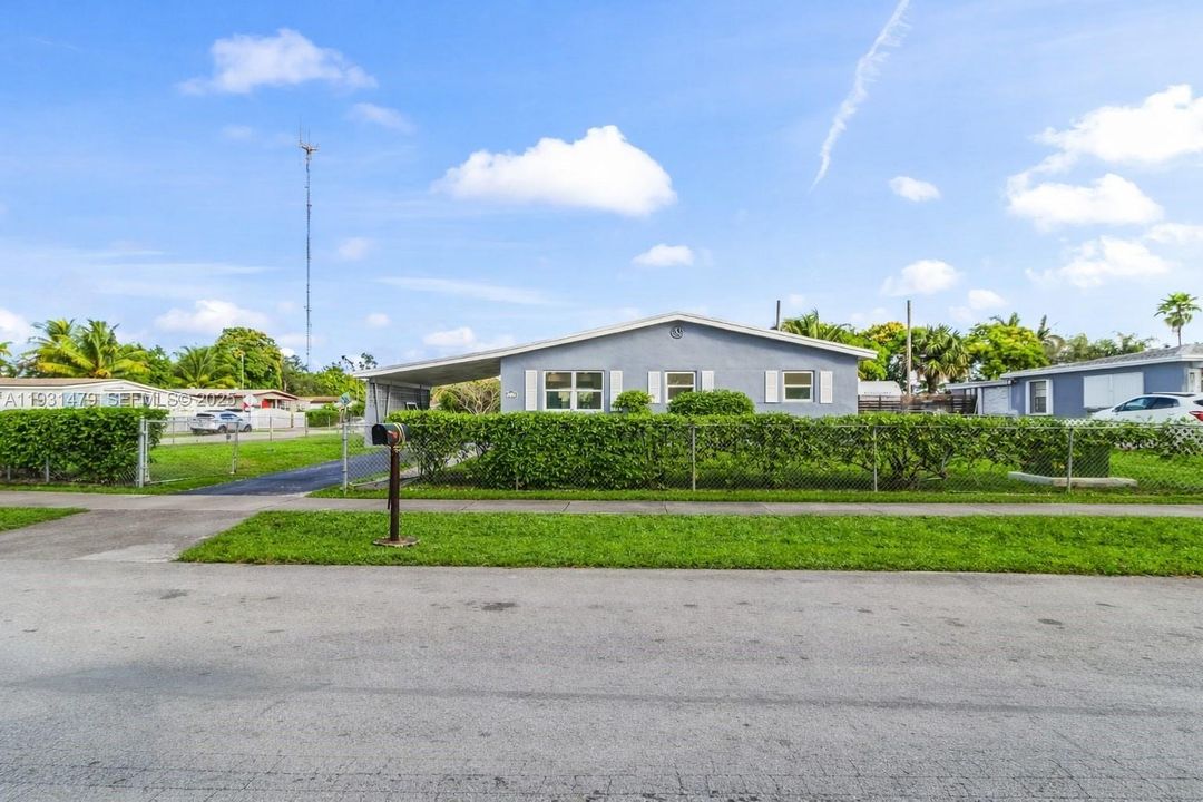 For Sale: $455,000 (3 beds, 2 baths, 1164 Square Feet)