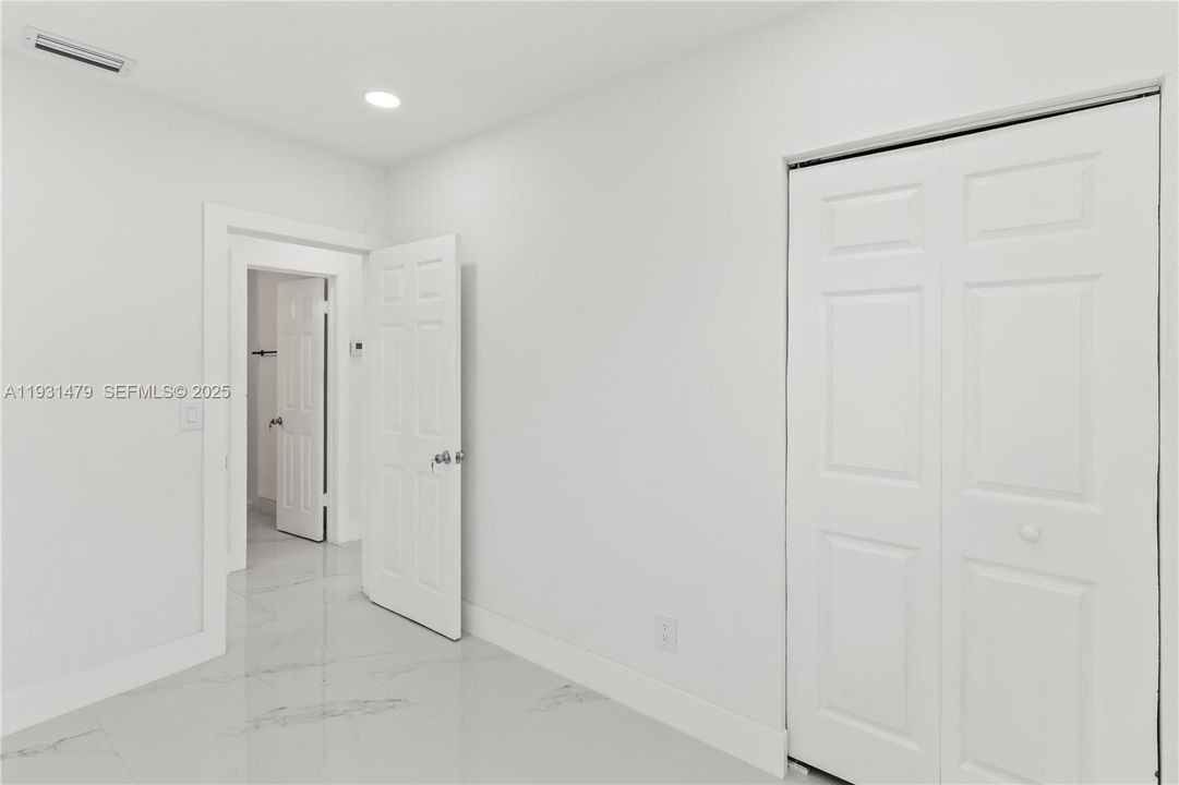 For Sale: $455,000 (3 beds, 2 baths, 1164 Square Feet)