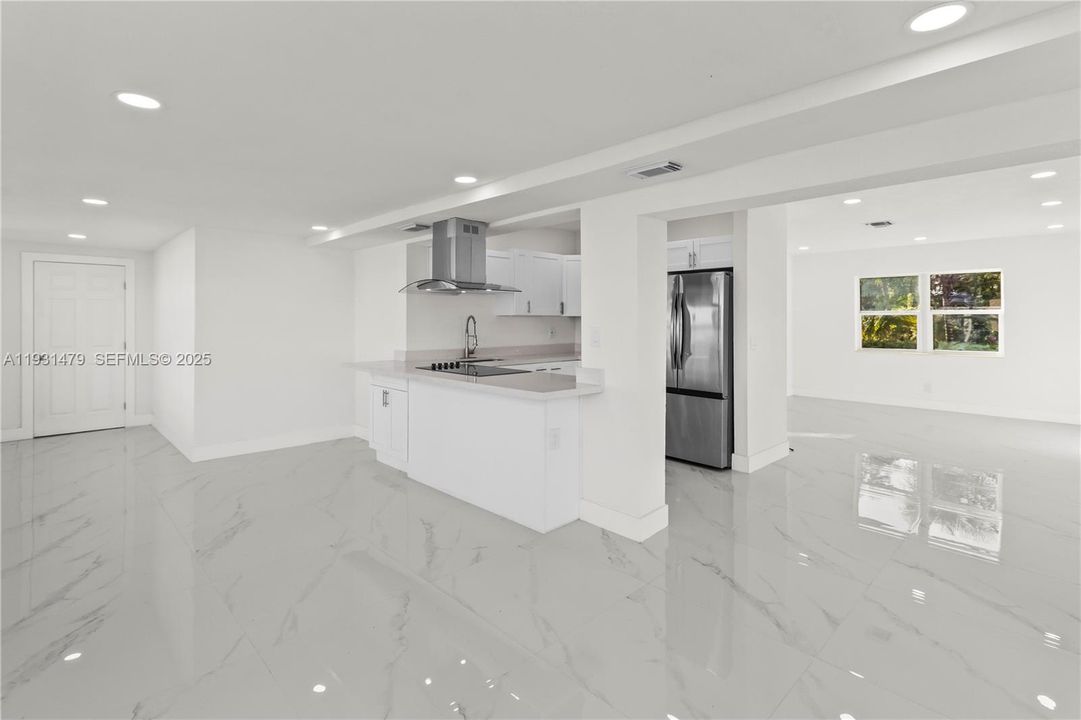 For Sale: $455,000 (3 beds, 2 baths, 1164 Square Feet)