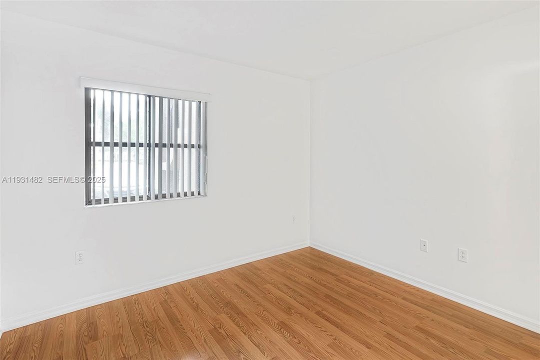 For Rent: $2,100 (2 beds, 2 baths, 817 Square Feet)