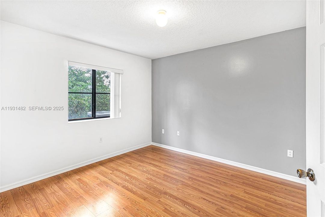 For Rent: $2,100 (2 beds, 2 baths, 817 Square Feet)