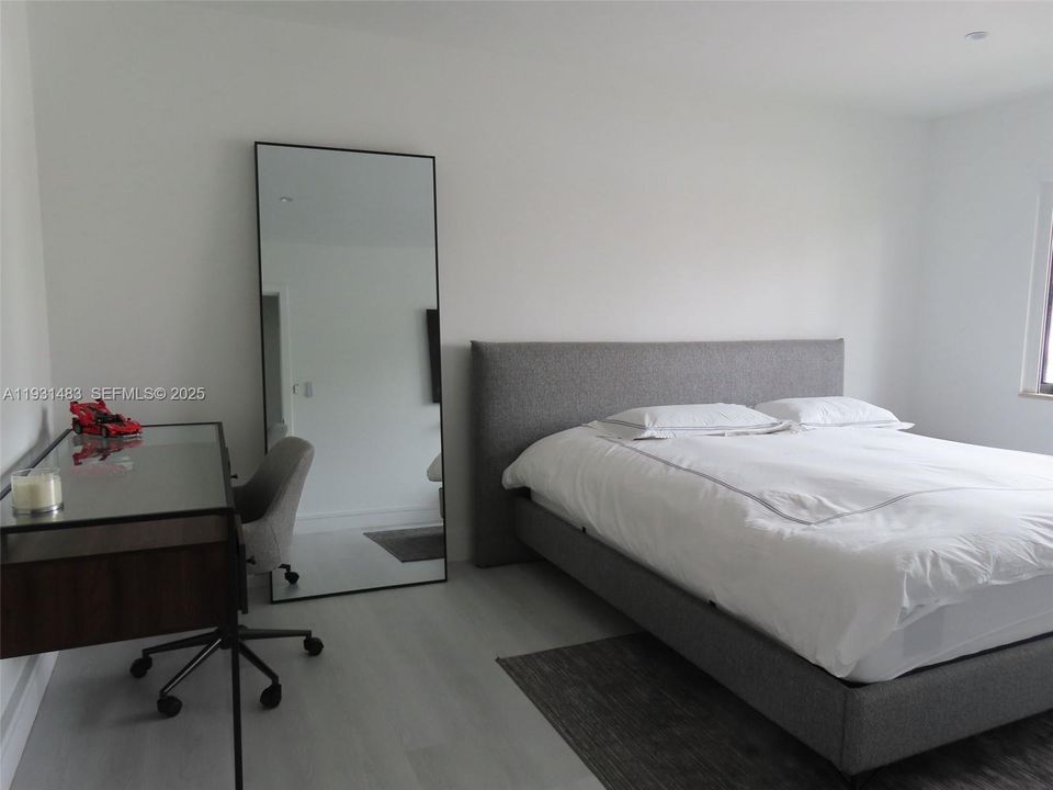 For Rent: $7,850 (3 beds, 2 baths, 2300 Square Feet)