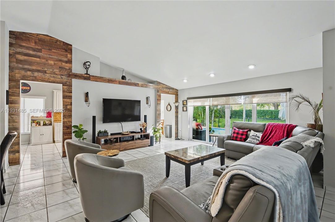 For Sale: $649,000 (3 beds, 2 baths, 1782 Square Feet)