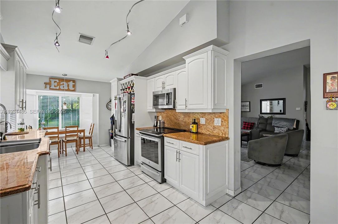 For Sale: $649,000 (3 beds, 2 baths, 1782 Square Feet)