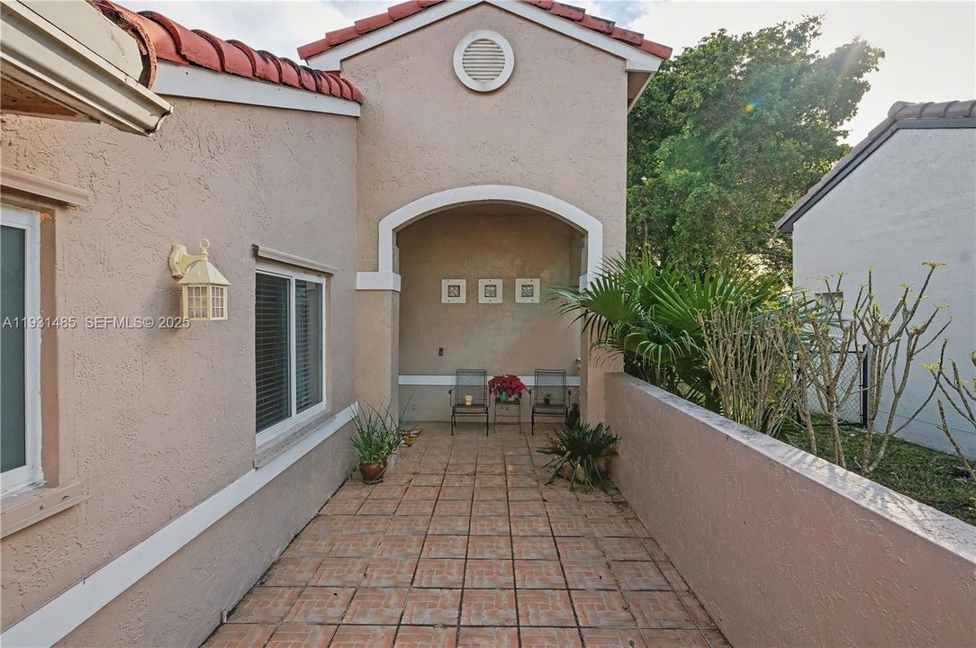 For Sale: $649,000 (3 beds, 2 baths, 1782 Square Feet)