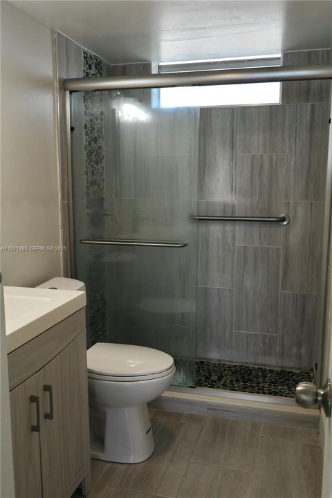 待售: $189,000 (1 贝兹, 1 浴室, 768 平方英尺)