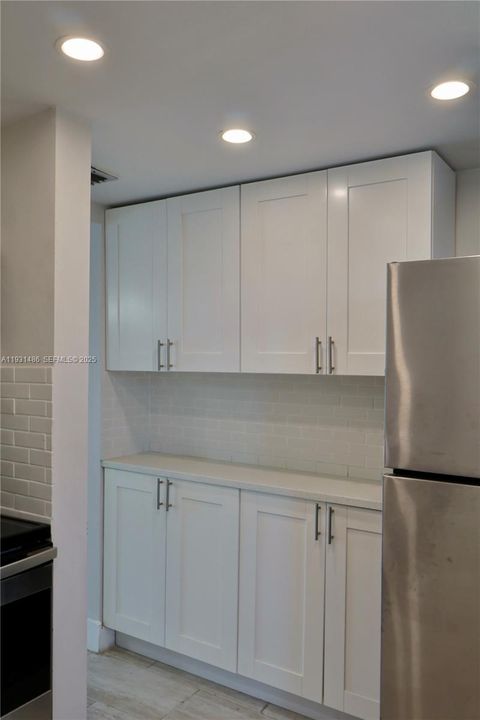 待售: $189,000 (1 贝兹, 1 浴室, 768 平方英尺)