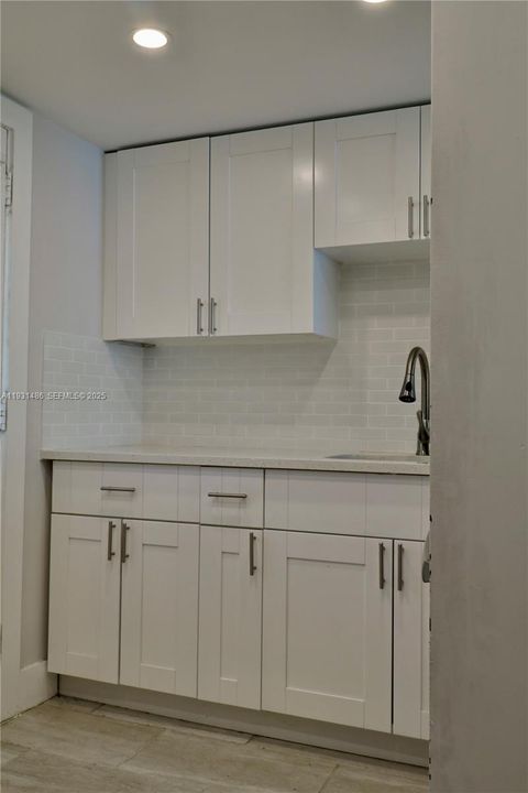 待售: $189,000 (1 贝兹, 1 浴室, 768 平方英尺)