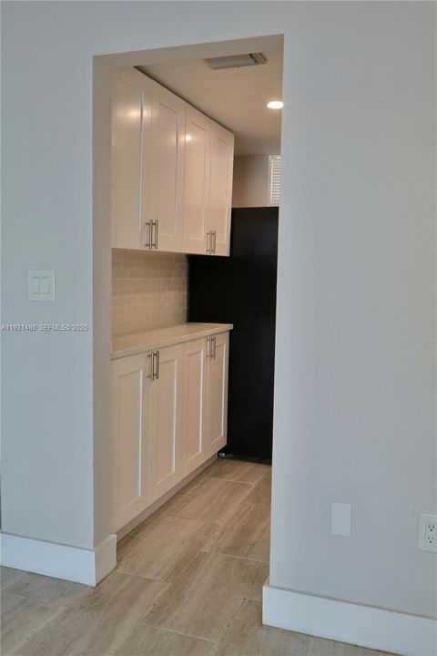 待售: $189,000 (1 贝兹, 1 浴室, 768 平方英尺)