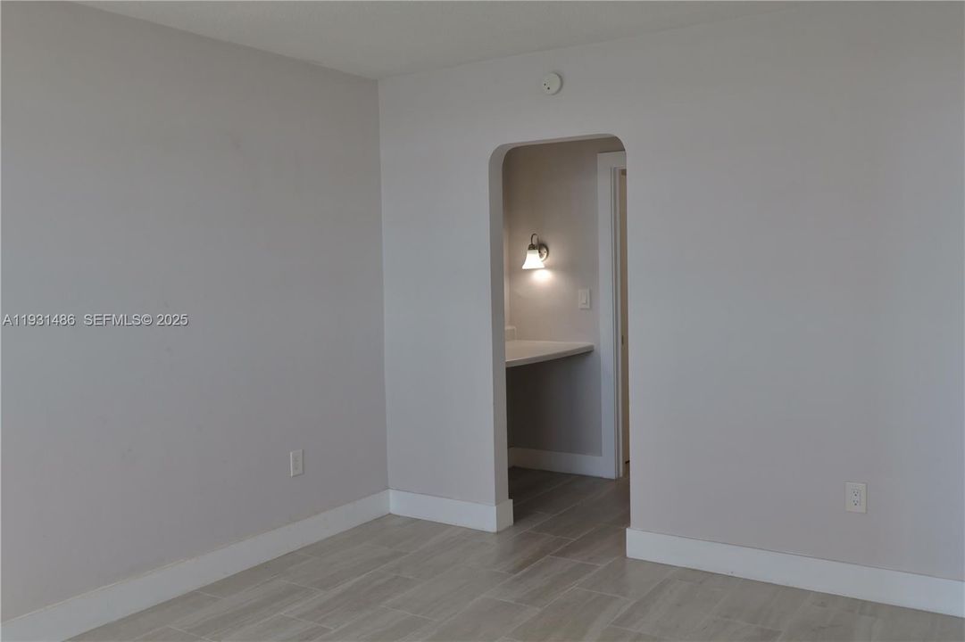 待售: $189,000 (1 贝兹, 1 浴室, 768 平方英尺)