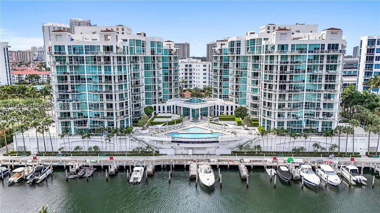 待售: $720,000 (2 贝兹, 2 浴室, 1432 平方英尺)