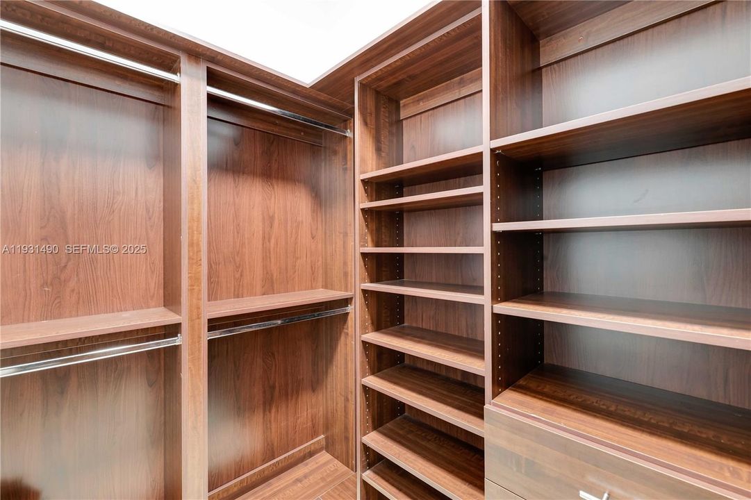 待售: $720,000 (2 贝兹, 2 浴室, 1432 平方英尺)