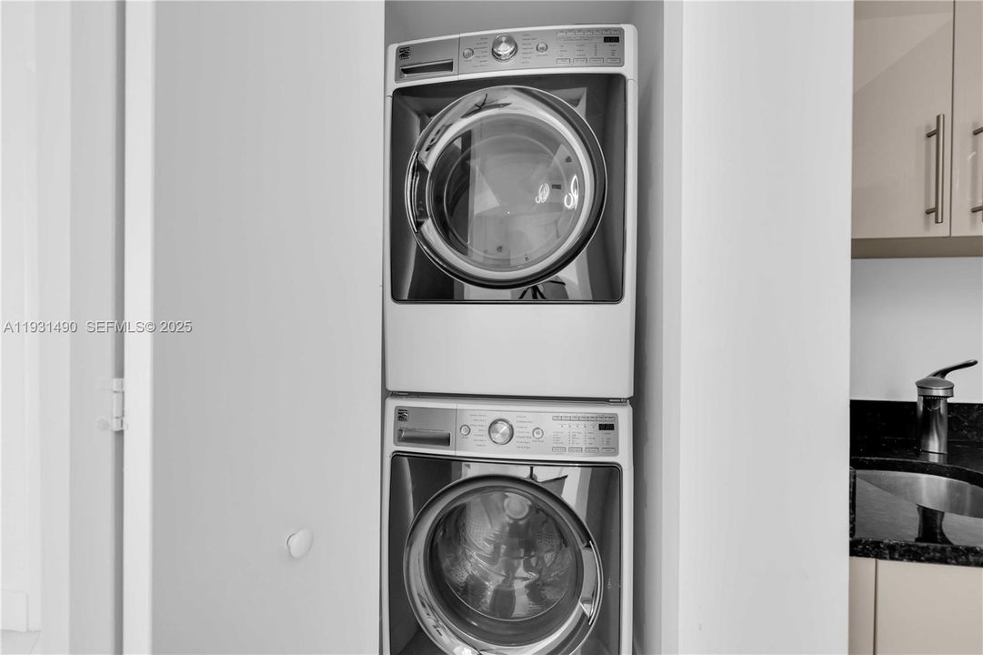 待售: $720,000 (2 贝兹, 2 浴室, 1432 平方英尺)