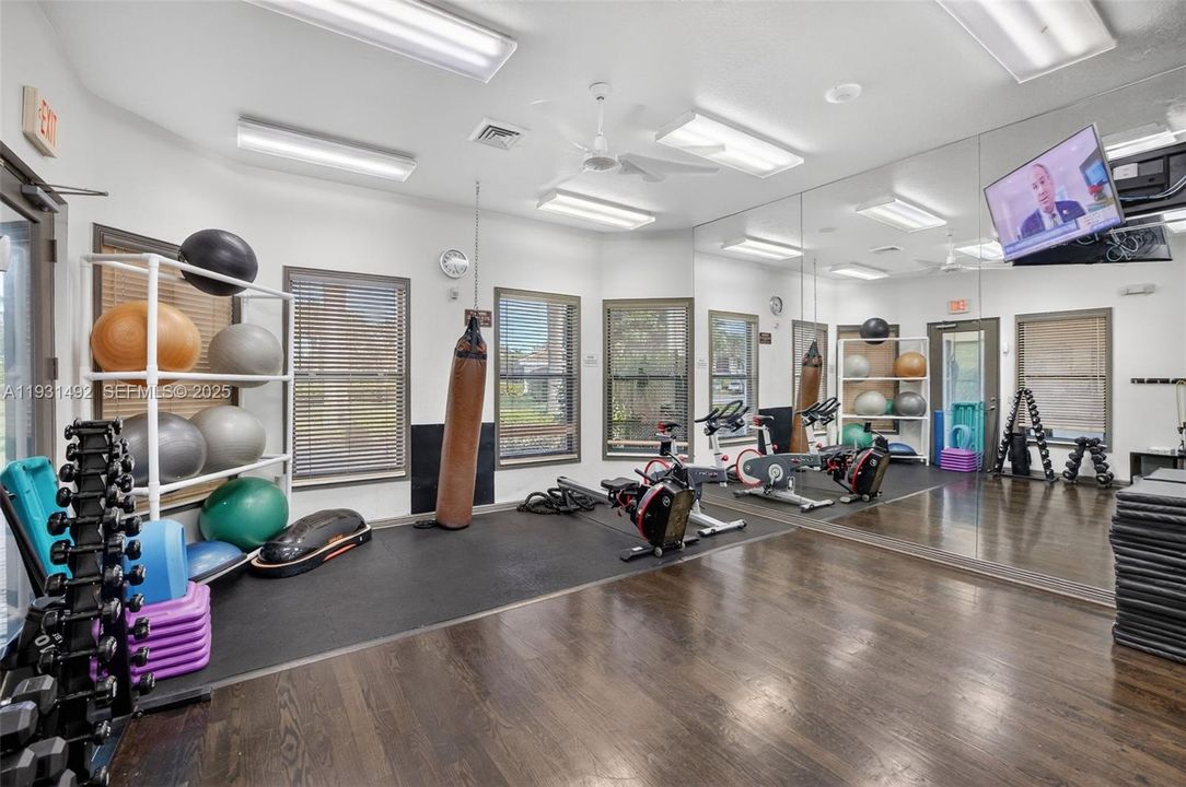 For Rent: $6,000 (3 beds, 2 baths, 1834 Square Feet)